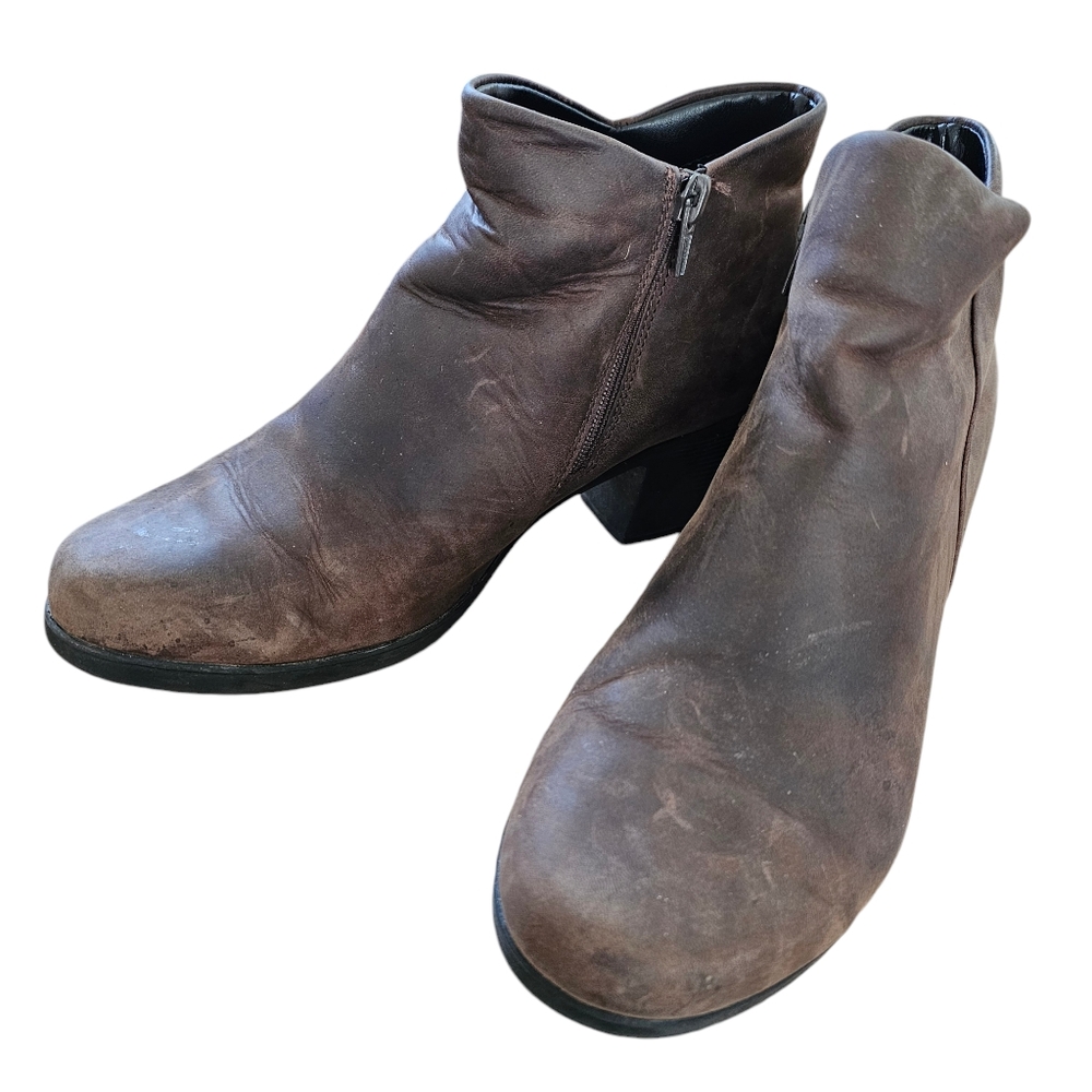 Clarks Unstructred Brown Ankle Boot - image 2